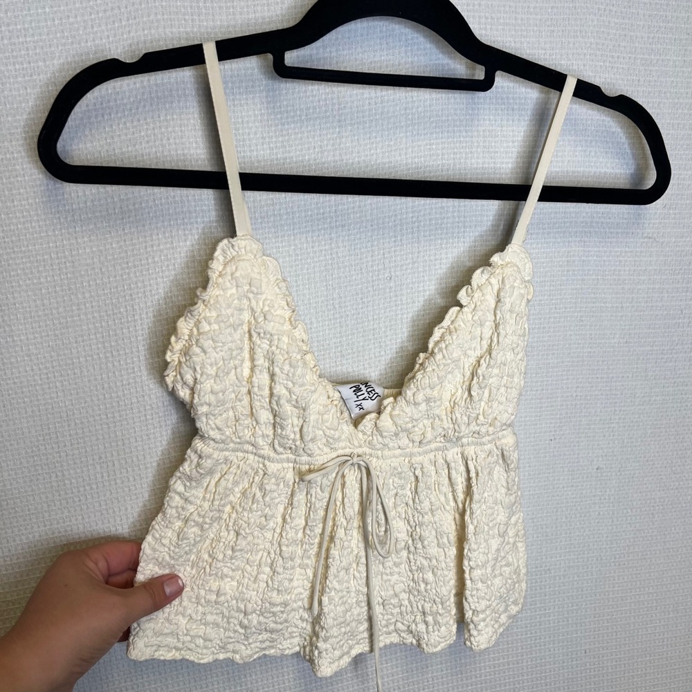 Princess Polly Cream Textured Ruffle V-Neck Cropped Cami Top Size US 2